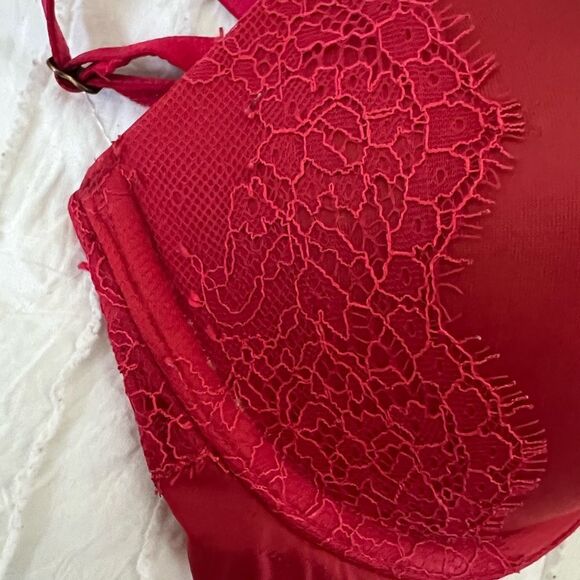 Victoria’s Secret bra 34C push up - Picture 3 of 8
